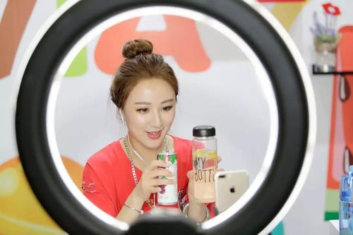 直播帶貨是如何獲得大眾青睞，走向主流的